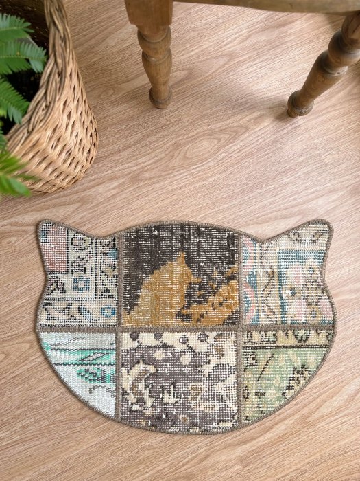 <img class='new_mark_img1' src='https://img.shop-pro.jp/img/new/icons13.gif' style='border:none;display:inline;margin:0px;padding:0px;width:auto;' />Vintage Rug Cat mat  5135