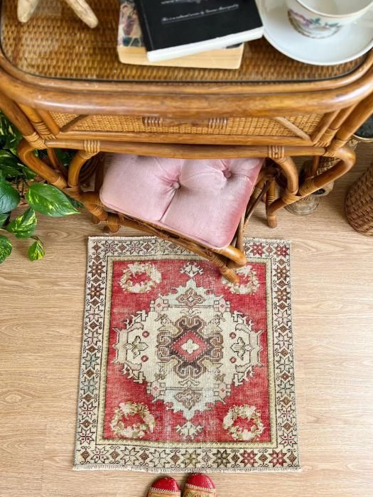 <img class='new_mark_img1' src='https://img.shop-pro.jp/img/new/icons13.gif' style='border:none;display:inline;margin:0px;padding:0px;width:auto;' />Vintage Turkish Mini Rug   6266