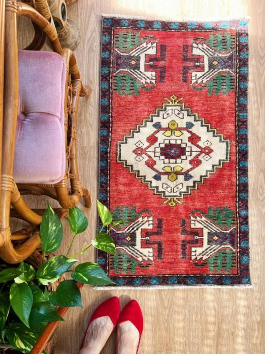 <img class='new_mark_img1' src='https://img.shop-pro.jp/img/new/icons13.gif' style='border:none;display:inline;margin:0px;padding:0px;width:auto;' />Vintage Turkish Mini Rug 5596
