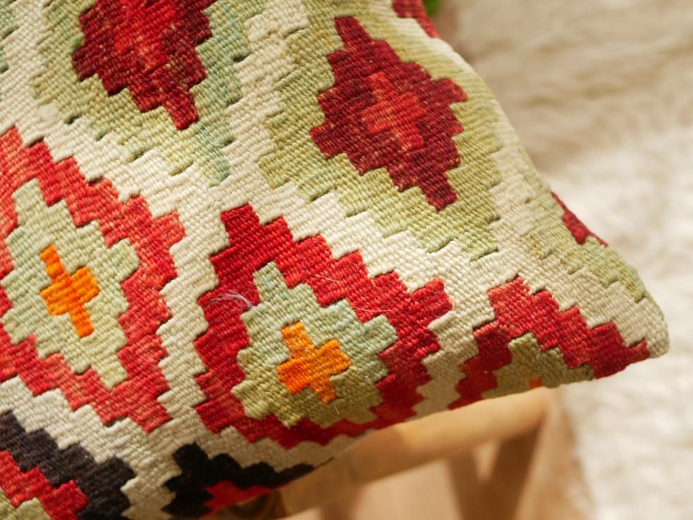 オールドキリムクッションカバー 　ヤムット オールドキリムクッションカバー ヤストゥック オールドカーペット