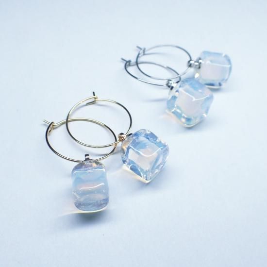 氷」ガラスフープピアス - ガラスアクセサリー ColorWorks