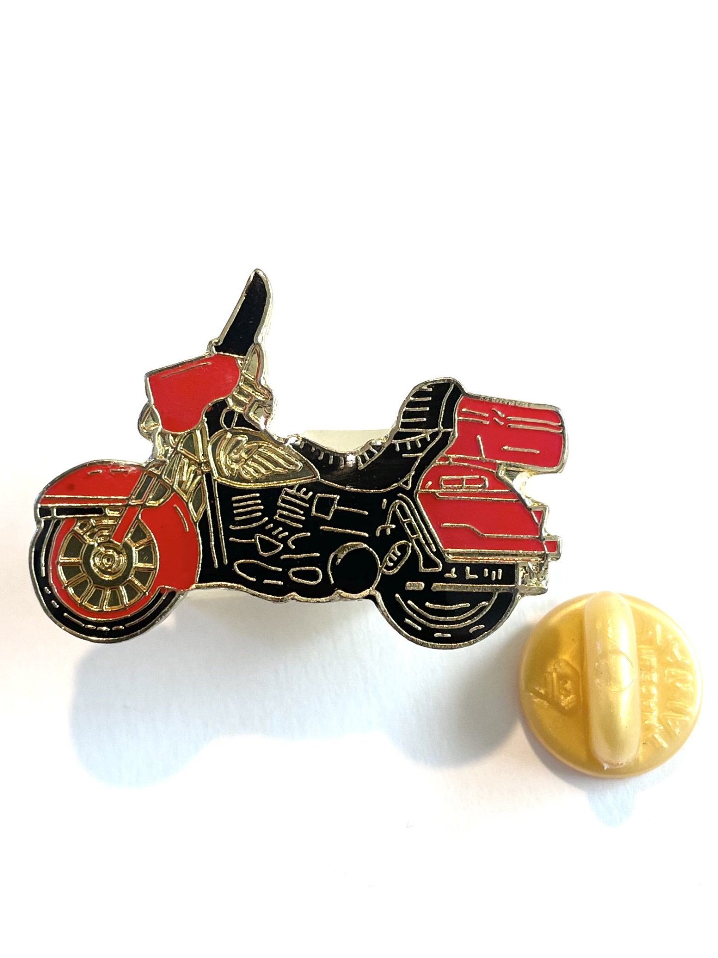 <img class='new_mark_img1' src='https://img.shop-pro.jp/img/new/icons2.gif' style='border:none;display:inline;margin:0px;padding:0px;width:auto;' />1980's RED MOTORCYCLE PINS DEADSTOCK
