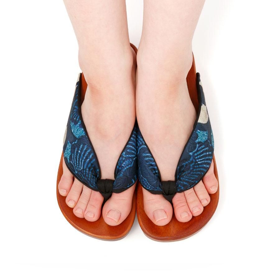 TSUBAME 南風 - tamaki｜美しい姿勢へ導く木の履物【下駄とサボの