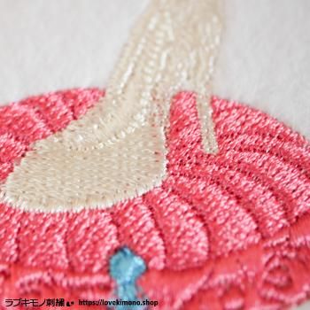 世界で500個限定シンデレラの靴 オニツカタイガーが、映画『シンデレラ』とのコラボスニーカーを