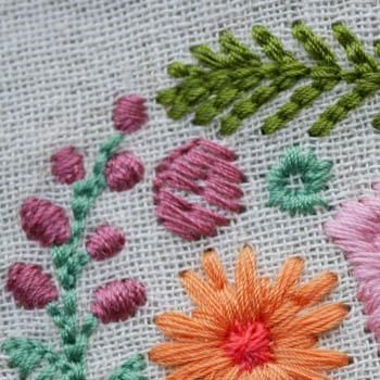 ワンコイン・デザインPack186(手刺繍の刺繍ハートのお花)刺繍 ワンコイン・デザインPack186(手刺繍の刺繍ハートのお花)刺繍