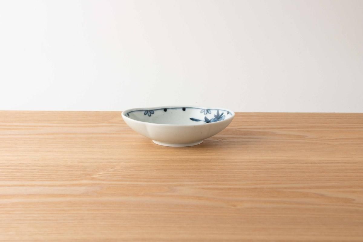 木甲小鉢 古染渕線花紋 - 有田焼・波佐見焼の通販｜シンプルで