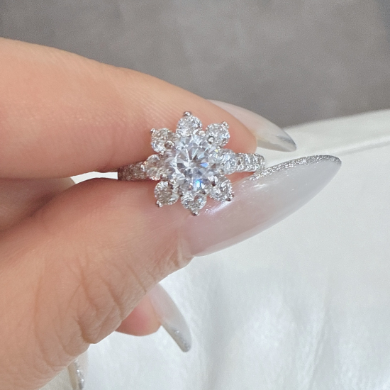 <img class='new_mark_img1' src='https://img.shop-pro.jp/img/new/icons24.gif' style='border:none;display:inline;margin:0px;padding:0px;width:auto;' />ڥȥåȡץSALEۡե롼󥰡0.7CT ߥǥॵե󥰡Ϥ䤤碌ե̤