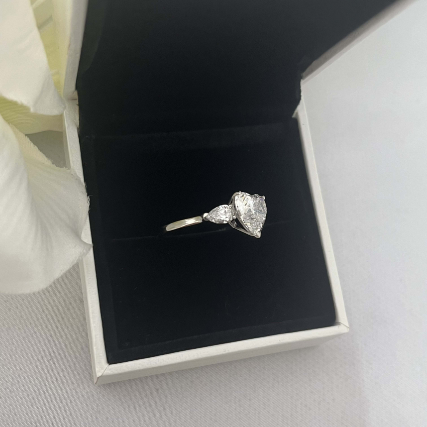 18kwg ダイヤモンド7石1ct 11号