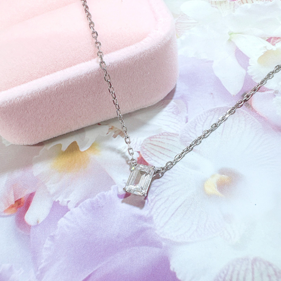 インポート ジュエリー 人工ダイヤやキュービックリング取り扱い