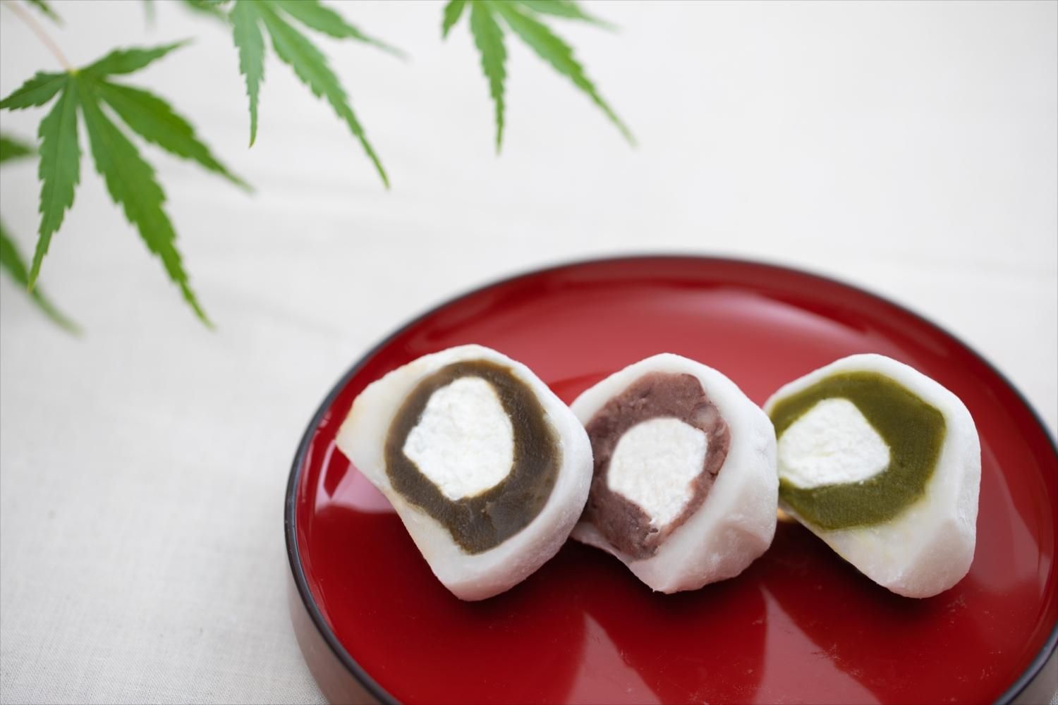 抜き苗❤️生クリーム大福✨✨ ◇13 白バラ クリーム大福 1個 - 三宅乳業 オンラインショップ ☆配達