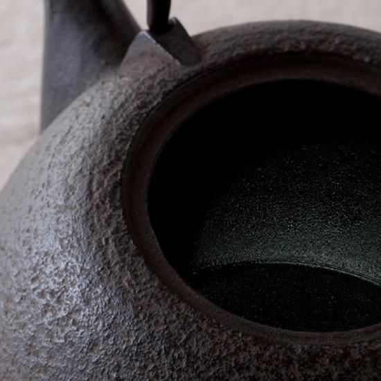 鉄瓶 あられ 1.5L - MONO | サンプルショップ 鉄瓶 あられ 1.5L - MONO | サンプルショップ