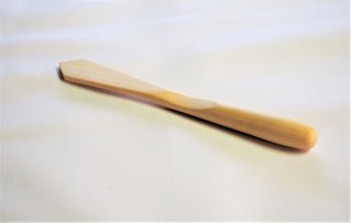 木のバターナイフー　Wood Butter knife　ハードメープル材　先三角刃デザイン