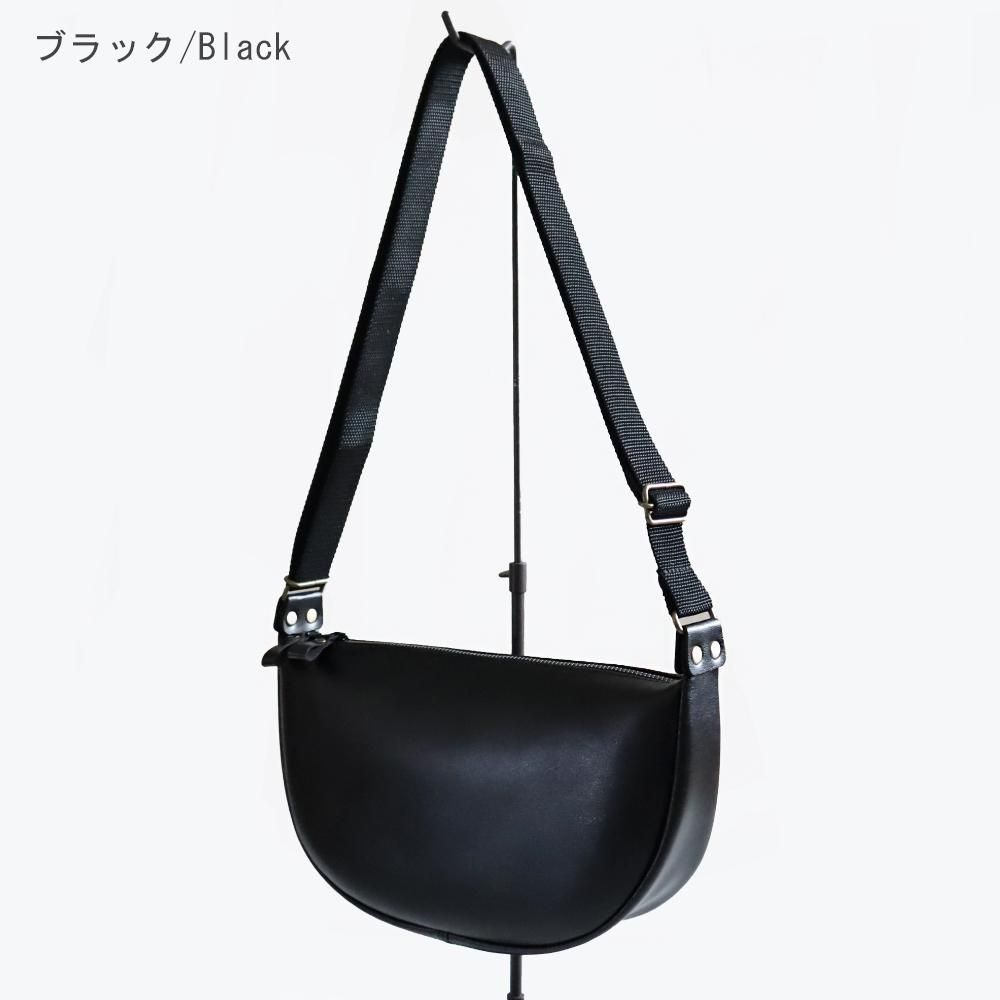 2色】ムーンショルダーバッグ 超軽量で水や傷に強い丈夫な上質人工皮革