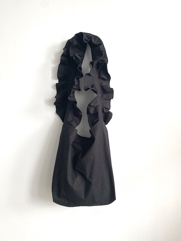 KICI - Canvas frill shoulder bag    /   帆布フリルショルダーバッグ (  Black  )
