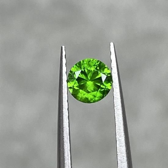 No5. ロシア,ウラル産 デマントイドガーネット0.566ct JGGLミニ鑑付