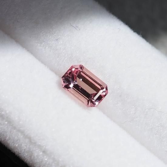 No3 マダガスカル産 非加熱サファイア 0.70ct パーフェクト No3 マダガスカル産 非加熱サファイア 0.70ct パーフェクト