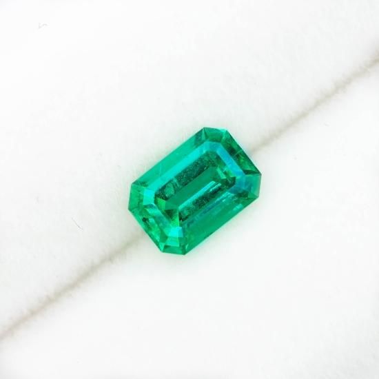 ロシア/ウラル産 ノンオイル エメラルド0.424ct Bellerophone ロシア/ウラル産 ノンオイル エメラルド0.424ct Bellerophone