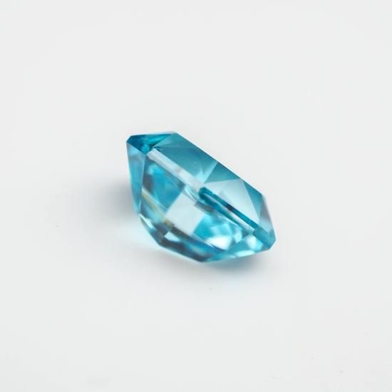 最終価格　irodoristone K18 高品質 ブルージルコン0.65ct 最終価格 irodoristone K18 高品質 ブルージルコン0.65ct
