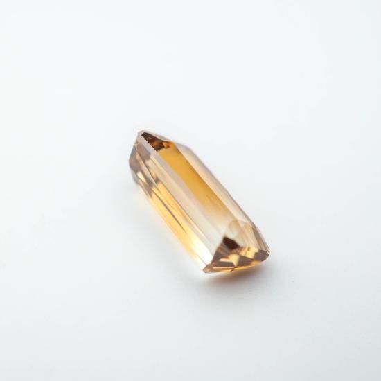 4.カンボジア産バイカラージルコン 3.785ct - IRODORI STONE