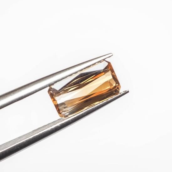 4.カンボジア産バイカラージルコン 3.785ct - IRODORI STONE