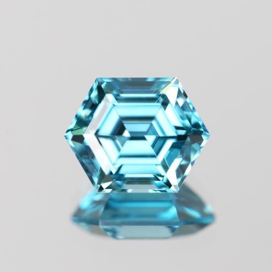カンボジア産ブルージルコン 2.42ct パーフェクトカット カンボジア産ブルージルコン 2.42ct パーフェクトカット