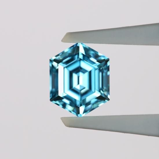 カンボジア産ブルージルコン 2.42ct パーフェクトカット カンボジア産ブルージルコン 2.42ct パーフェクトカット