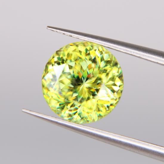 ジンバブエ産グリーンスフェーン 4.662ct クリエイティブカット ジンバブエ産グリーンスフェーン 4.662ct クリエイティブカット