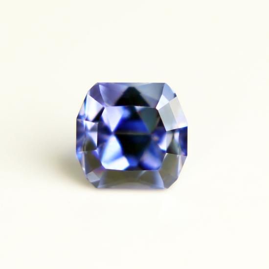 アメリカ,サンベニト産ベニトアイト 0.47ct - IRODORI STONE