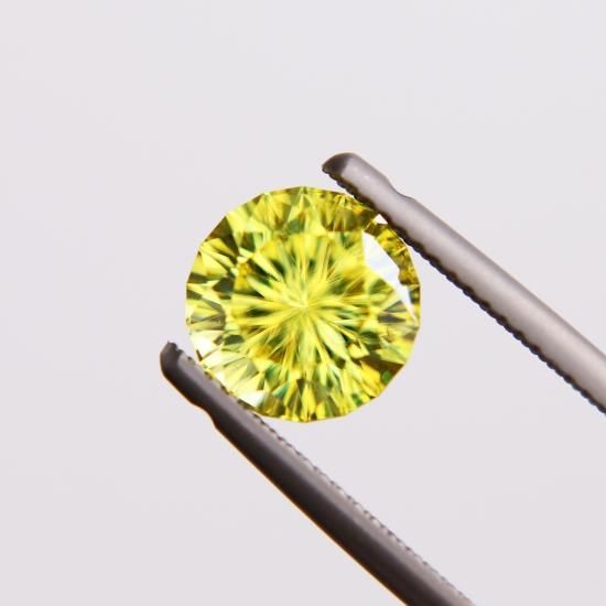 お年賀付き】ジンバブエ産スフェーン 3.235ct クリエイティブ