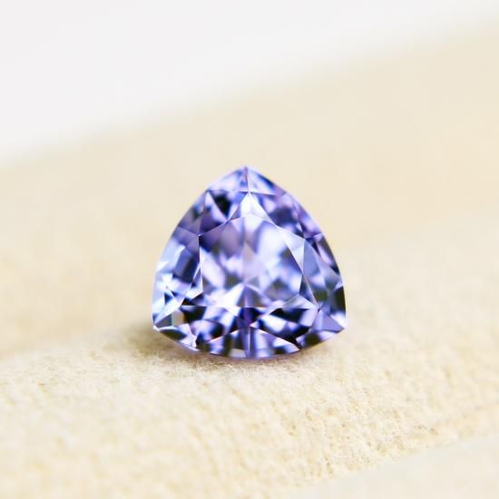 タンザニア産タンザナイト1.36ct パーフェクトカット - IRODORI タンザニア産タンザナイト1.36ct パーフェクトカット - IRODORI