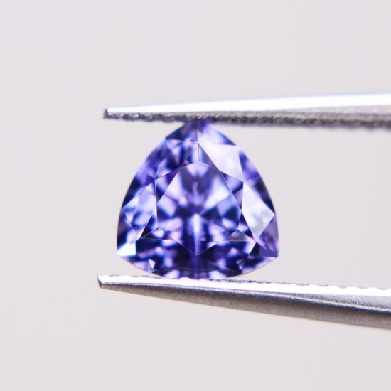 タンザニア産タンザナイト1.36ct パーフェクトカット - IRODORI タンザニア産タンザナイト1.36ct パーフェクトカット - IRODORI