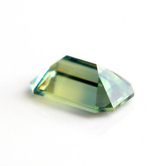 マダガスカル産バイカラーサファイア0.44ct 非加熱仕入れ マダガスカル産バイカラーサファイア0.44ct 非加熱仕入れ