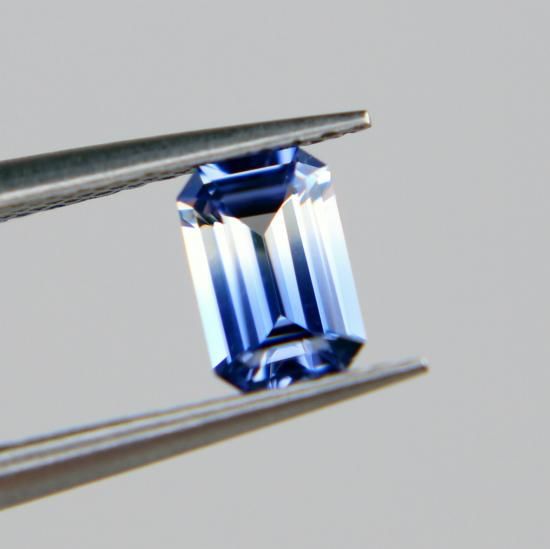 スリランカ産非加熱バイカラーサファイア0.59ct GIT鑑別付