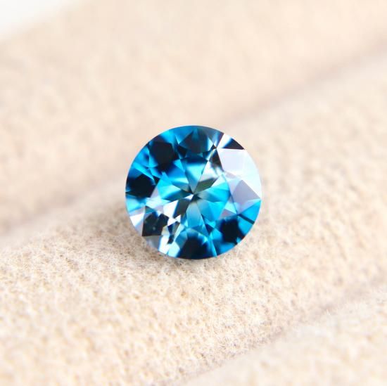 カンボジア産ブルージルコン 1.32ct - IRODORI STONE