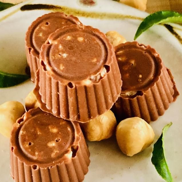 オーガニックチョコ100%使用ミニミルクチョコ<ヘーゼルナッツ>(4個入り)