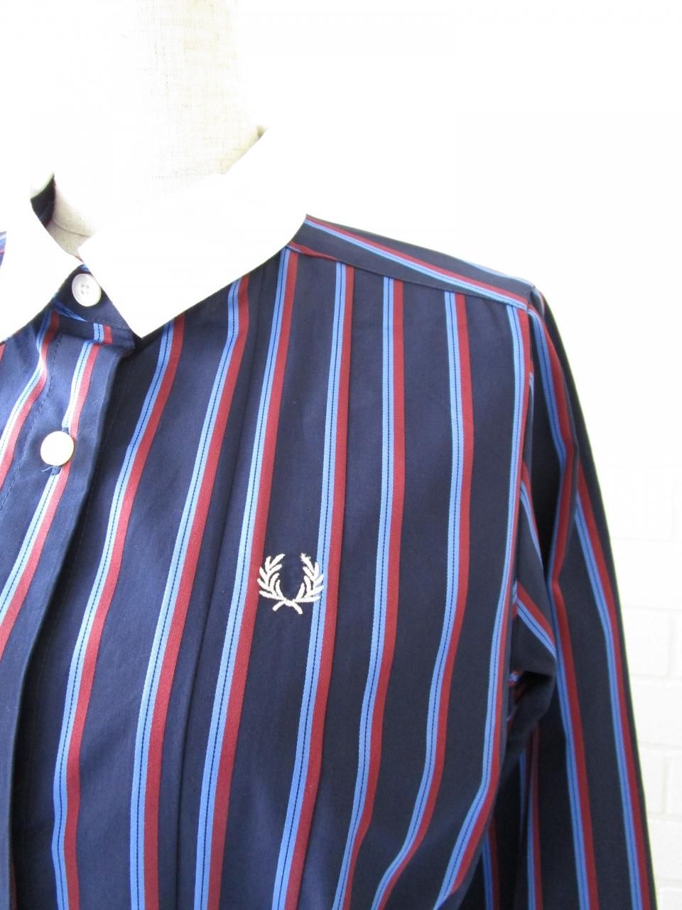 フレッドペリー FRED PERRY 月桂樹刺しゅう ストライプシャツ