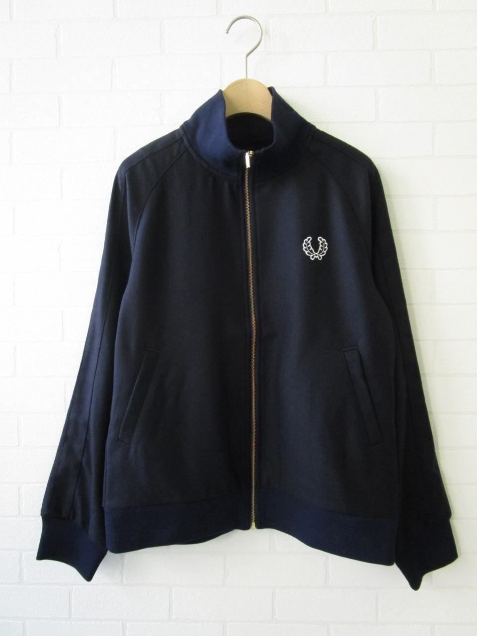 FRED PERRY トラックジャケット　ネイビー