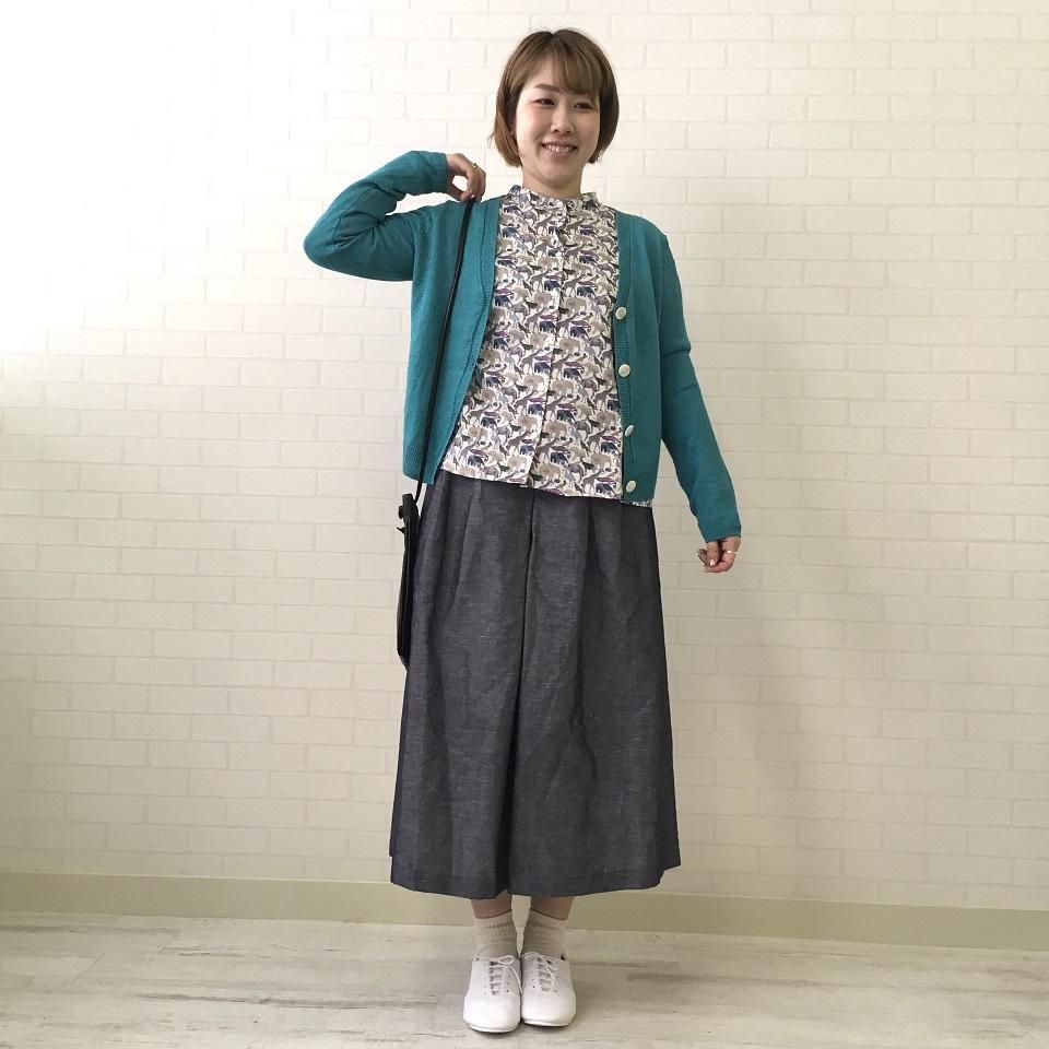 Parkes - バンドカラー長袖ブラウス(リバティコレクション Parkes - バンドカラー長袖ブラウス(リバティコレクション