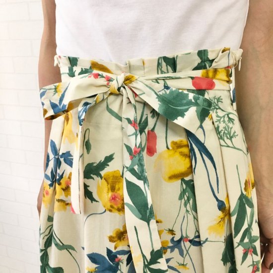 Crespi - フラワーパターン ウエストリボン付のプリーツスカート