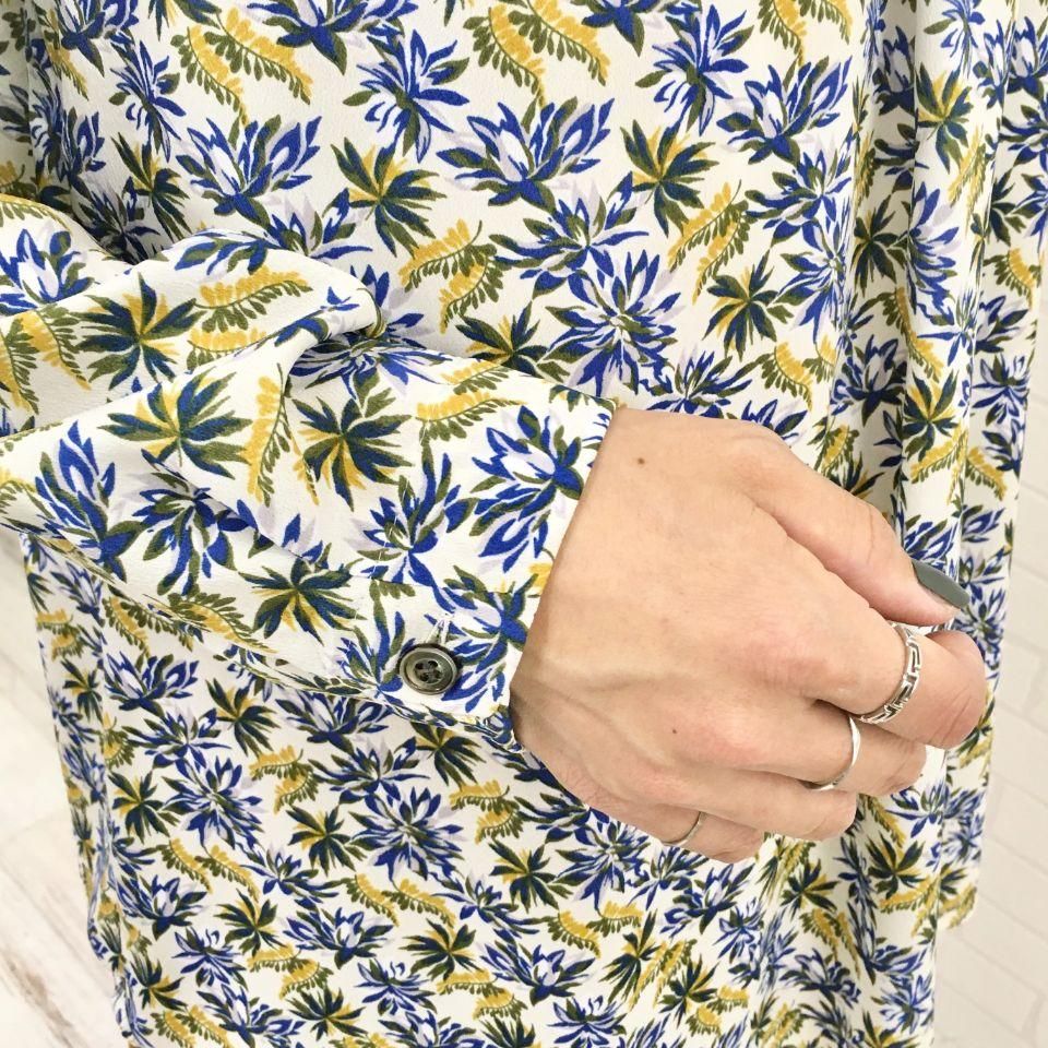 NOMBRE IMPAIR - back cloth flower ハイネックブラウス - Sheth