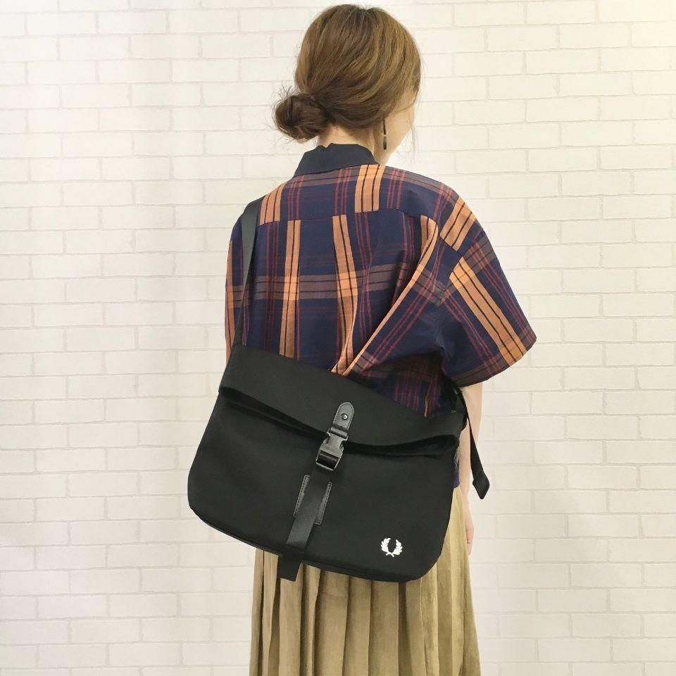 FRED PERRY - SMALL SHOULDER BAG(F9594) - Sheth Online FRED PERRY - SMALL SHOULDER BAG(F9594) - Sheth Online