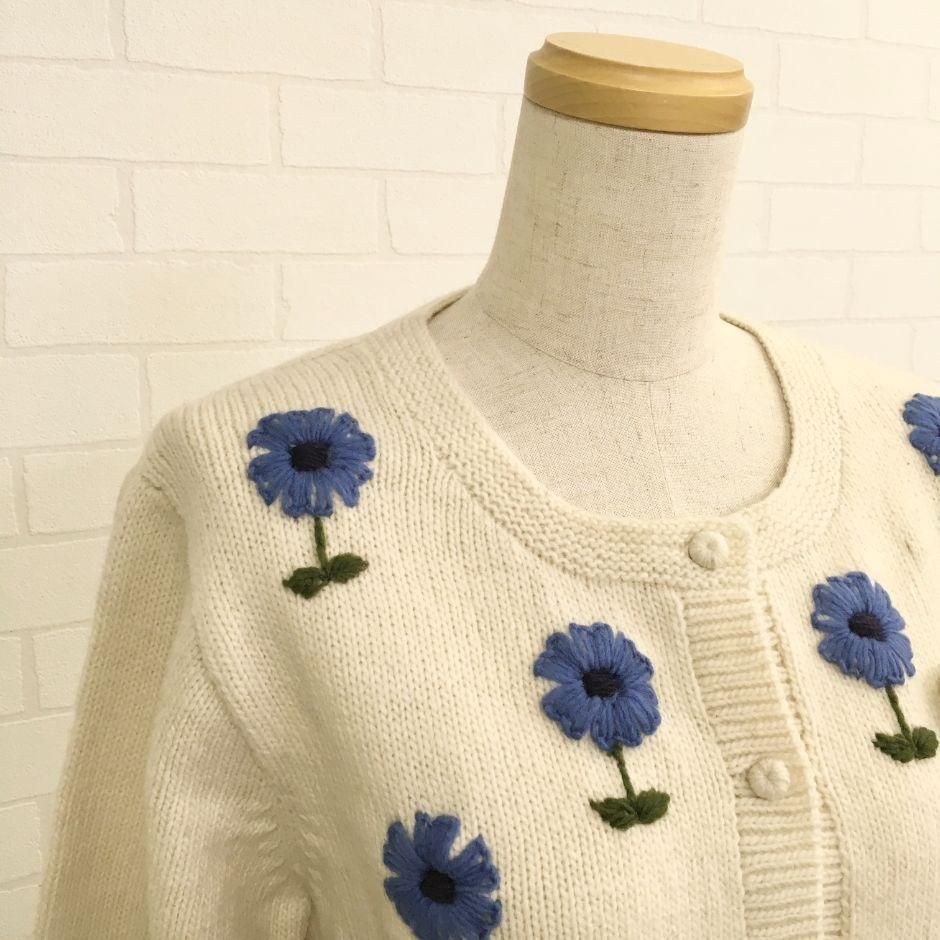 Blumarine ブラック カーディガン 立体花刺繍 Blumarine ブラック カーディガン 立体花刺繍
