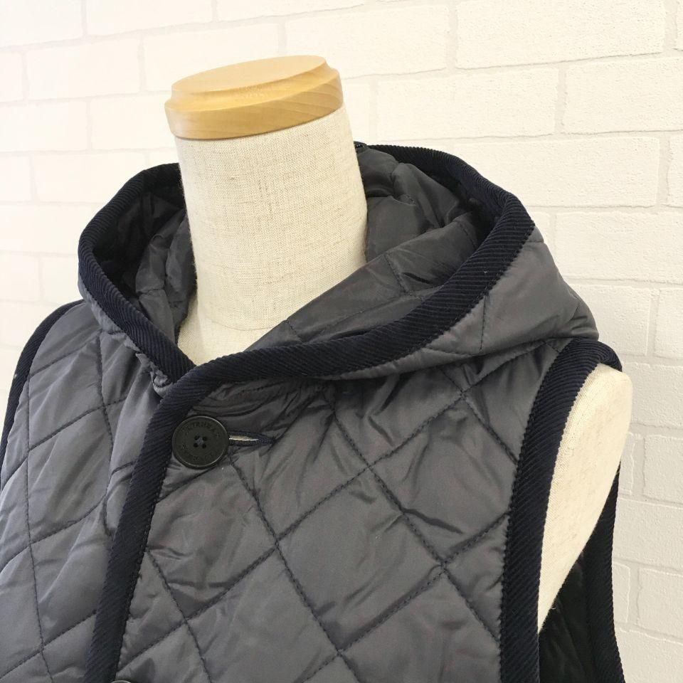 LAVENHAM - フード付キルティングロングベスト(LONG HOODED LAVENHAM - フード付キルティングロングベスト(LONG HOODED