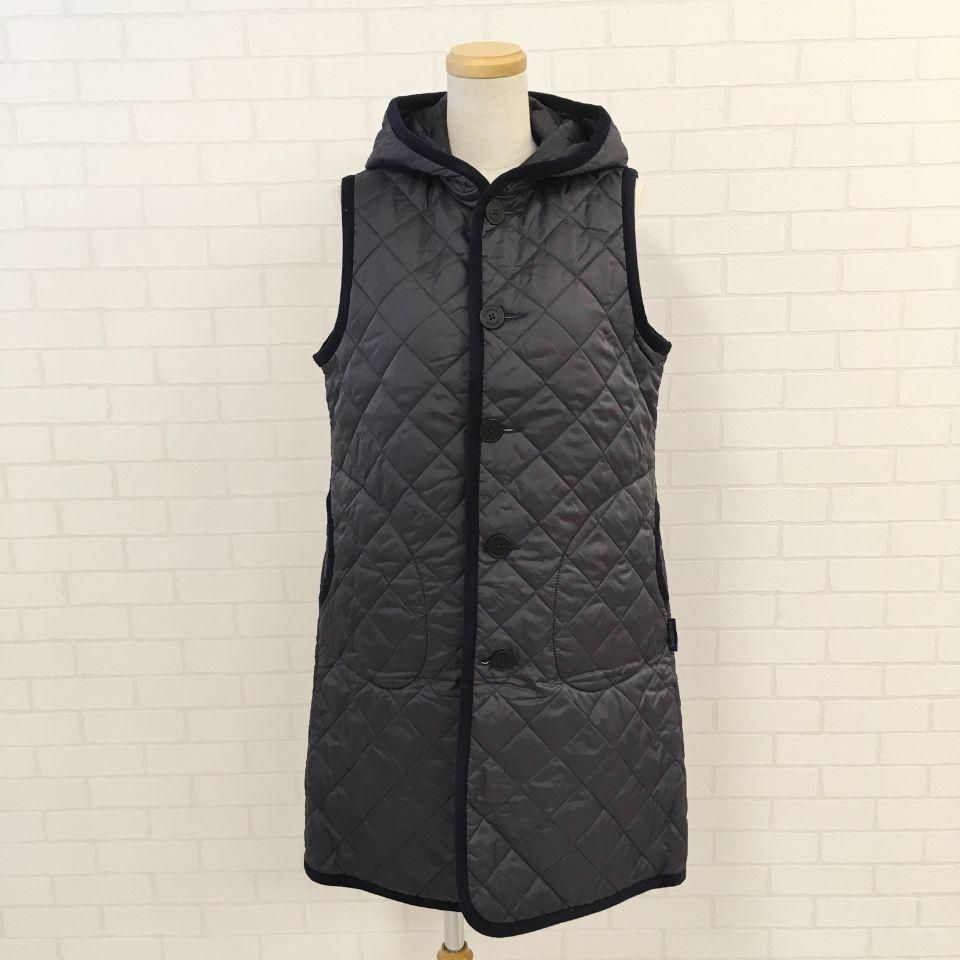 LAVENHAM - フード付キルティングロングベスト(LONG HOODED LAVENHAM - フード付キルティングロングベスト(LONG HOODED