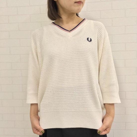 FRED PERRY - SS VNECK KNIT (F7211)谷