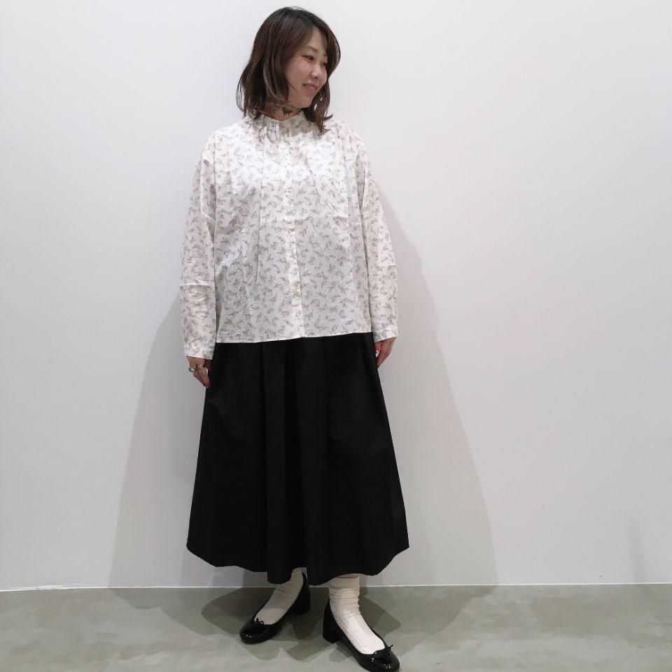 LEONARD 長袖シャツ 花柄 & パンツ ラインストーン 上下セット
