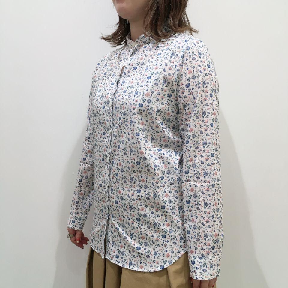Parkes - バンドカラー 背中タックの長袖シャツ（リバティコレクション