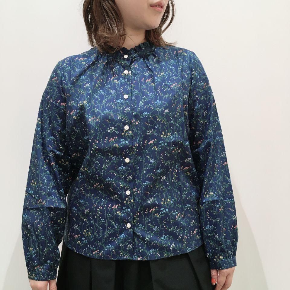 いラインアップ Parkes スタンドフリル長袖シャツ（リバティコレクション - トップス