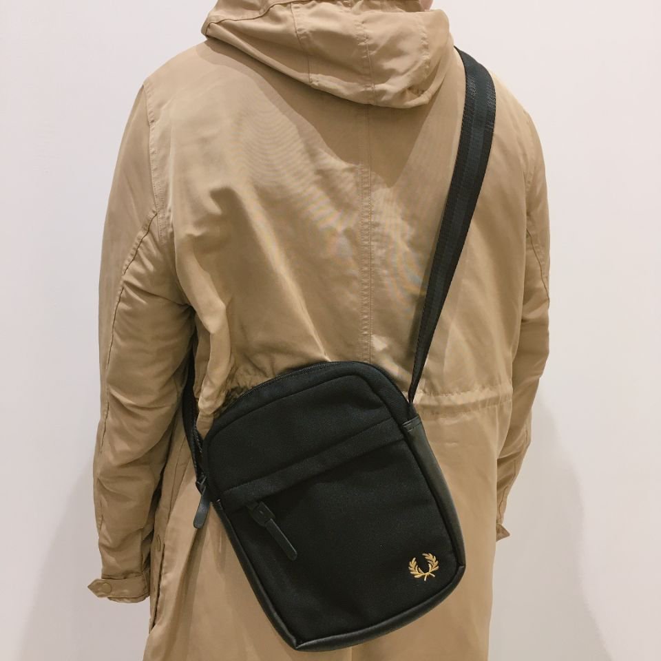 FRED PERRY - PIQUE SIDE BAG (L2247)正規取扱商品 - Sheth Online Store - シスオンラインストア