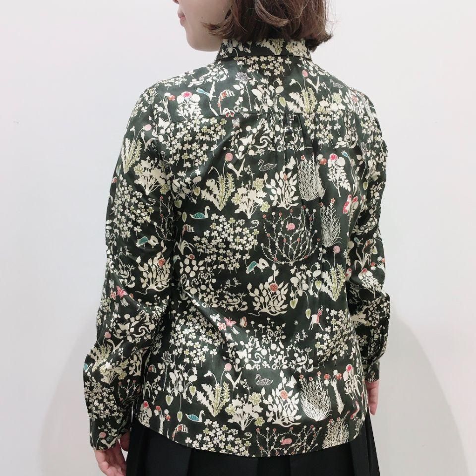 新品！jsloaneのちび襟のシンプルブラウス リバティ 可愛い小花
